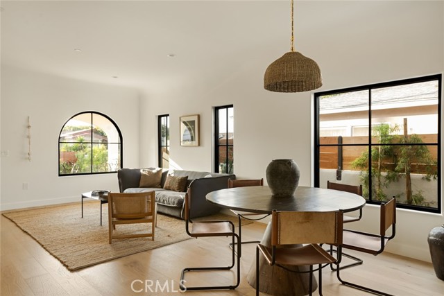 2334 Glover Place, Los Angeles CA: https://media.crmls.org/medias/85c5ada2-842e-416a-9e98-b4905222af75.jpg