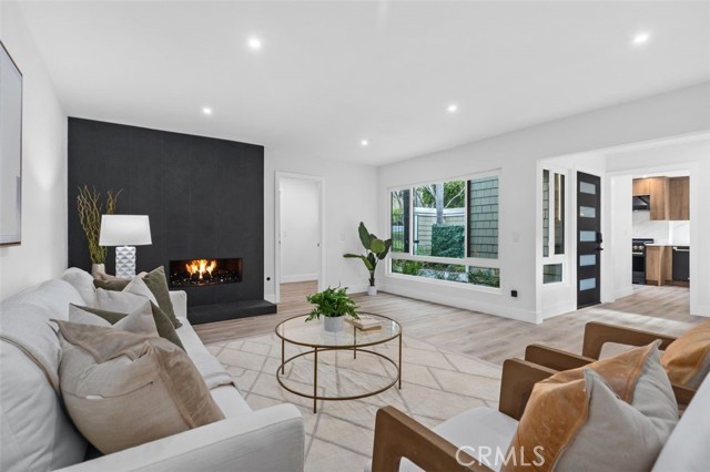 Detail Gallery Image 8 of 52 For 1 Rainbow Falls, Irvine,  CA 92603 - 4 Beds | 3 Baths