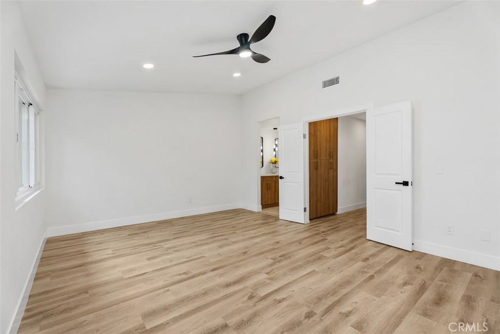 MLS #OC25225891 image #32