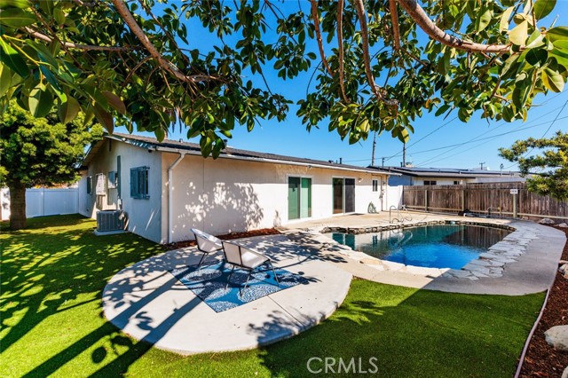 7901 Rhine Drive, Huntington Beach CA: https://media.crmls.org/medias/85c73e89-5797-4960-8b06-20d55a318857.jpg