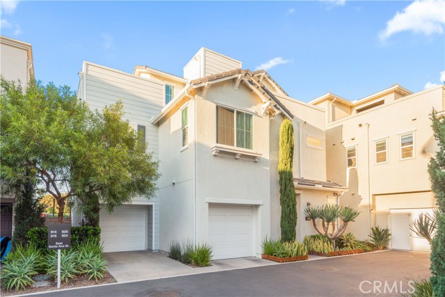 920 E Santa Ana Street, Anaheim CA: https://media.crmls.org/medias/85c8bef7-2aa3-4bc8-93d6-60e4294b21d9.jpg