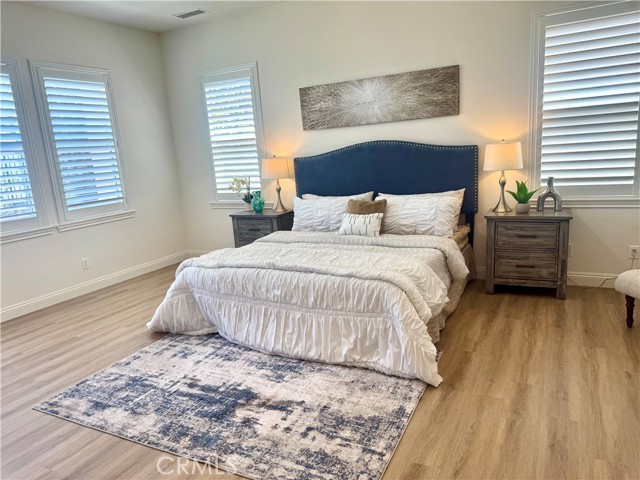 26480 Valley Oak Lane, Valencia CA: https://media.crmls.org/medias/85c9174b-63d6-44d8-a7d0-b9897779d5dc.jpg