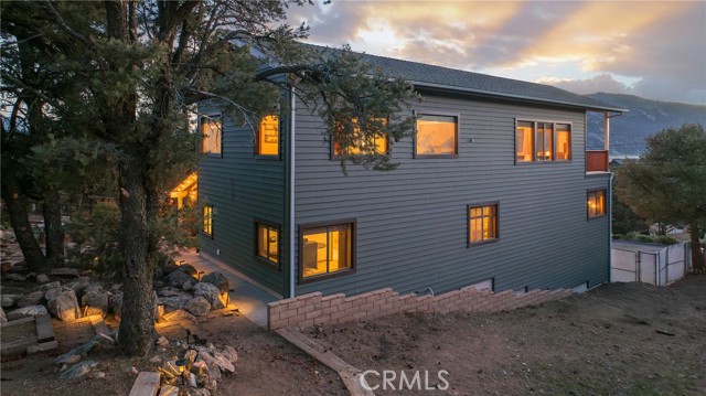 Detail Gallery Image 4 of 41 For 1841 Golden Rod Ave, Big Bear City,  CA 92314 - 4 Beds | 2/1 Baths