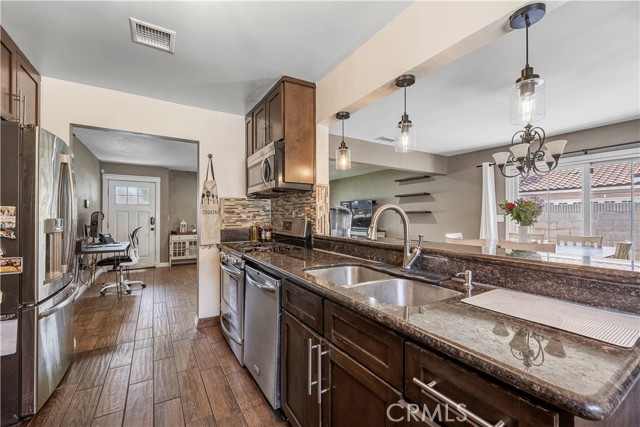 Detail Gallery Image 13 of 50 For 11367 Pope Ave, Lynwood,  CA 90262 - – Beds | – Baths