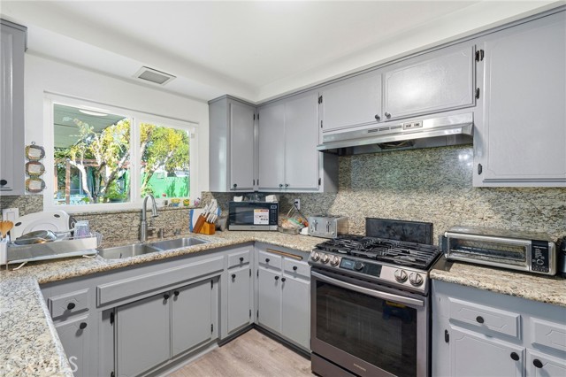 Detail Gallery Image 8 of 22 For 13435 Chase St, Arleta,  CA 91331 - 4 Beds | 2 Baths