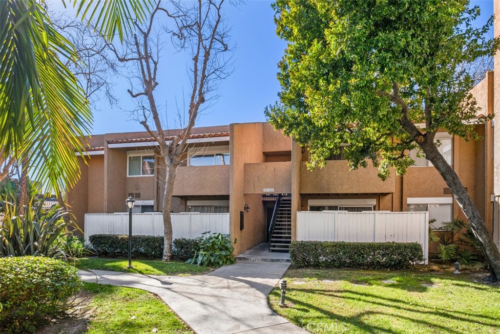 1101 W Macarthur Boulevard #304