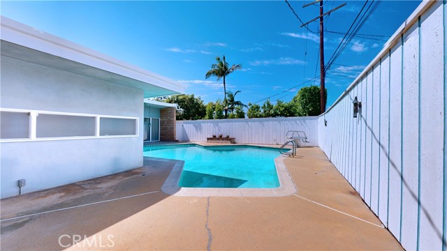 Detail Gallery Image 34 of 35 For 1135 E Amelia Dr, Long Beach,  CA 90807 - 3 Beds | 2/1 Baths