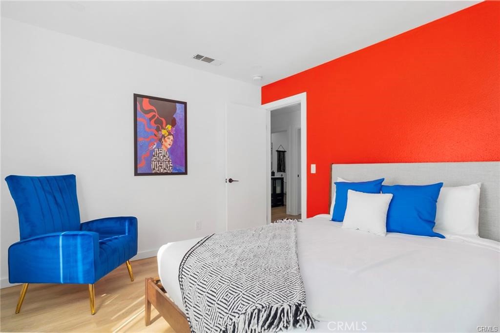 MLS #DW25262725 image #5