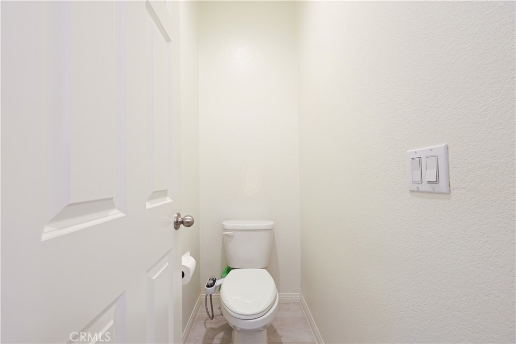 https://media.crmls.org/medias/85cc1c26-332b-4a00-8419-628e7bfe5cdf.jpg?preset=X-Large