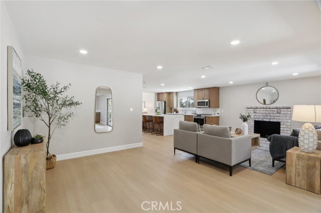 15631 Harvest Street, Granada Hills CA: https://media.crmls.org/medias/85cc51e2-cc22-41c7-b500-4ffdd8a49240.jpg