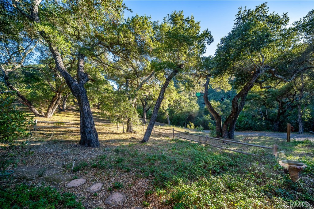 https://media.crmls.org/medias/85cc5d17-c30c-4c47-b67e-85119e45d60a.jpg?preset=X-Large