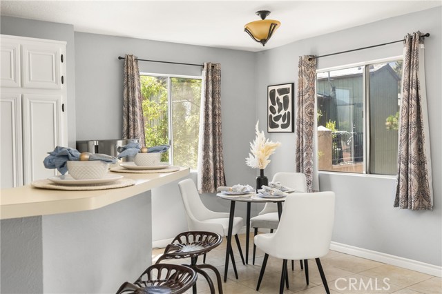 Detail Gallery Image 8 of 39 For 2564 Avenida Del #P201,  Corona,  CA 92882 - 2 Beds | 2 Baths
