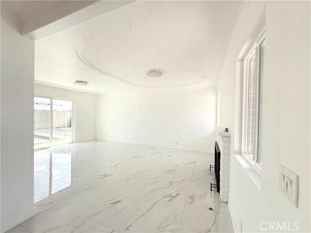 Detail Gallery Image 1 of 12 For 2028 W Folsom St, Anaheim,  CA 92804 - 3 Beds | 2 Baths