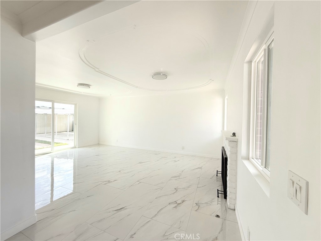 2028 W Folsom Street