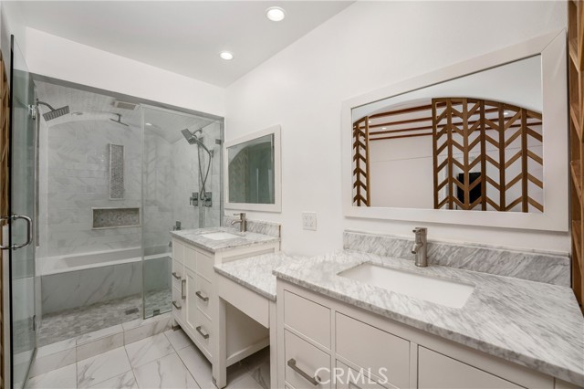 6059 Vantage Avenue, Valley Glen CA: https://media.crmls.org/medias/85ce251c-2708-4f2e-a3fa-488ee854ea88.jpg
