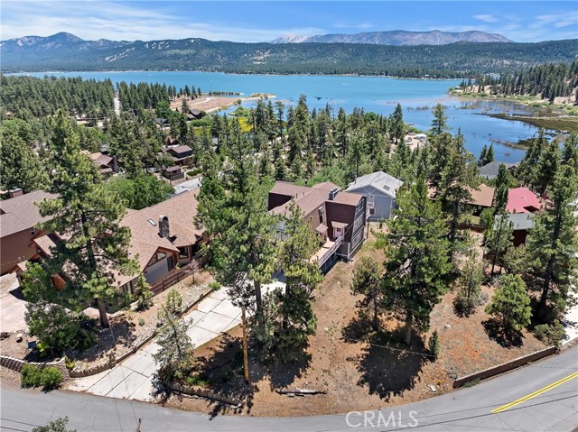 39325 Lodge Road, Fawnskin CA: https://media.crmls.org/medias/85ce4e08-7dd7-4a15-8714-87db63b6f6e0.jpg