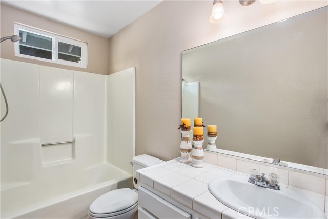 Detail Gallery Image 15 of 27 For 24705 1st Ave, Murrieta,  CA 92562 - 3 Beds | 2 Baths