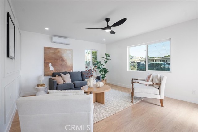 Detail Gallery Image 4 of 22 For 1708 Loretta St, Oceanside,  CA 92058 - 3 Beds | 2 Baths