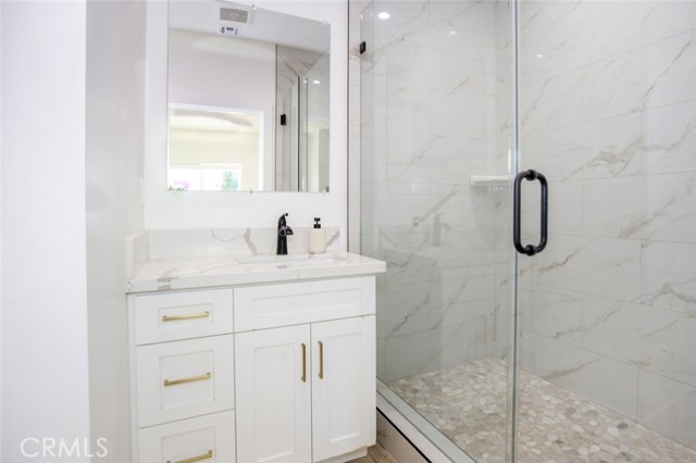 25101 Vermont Drive, Newhall CA: https://media.crmls.org/medias/85cfc4ec-0b86-4b2c-9967-e568e331c649.jpg