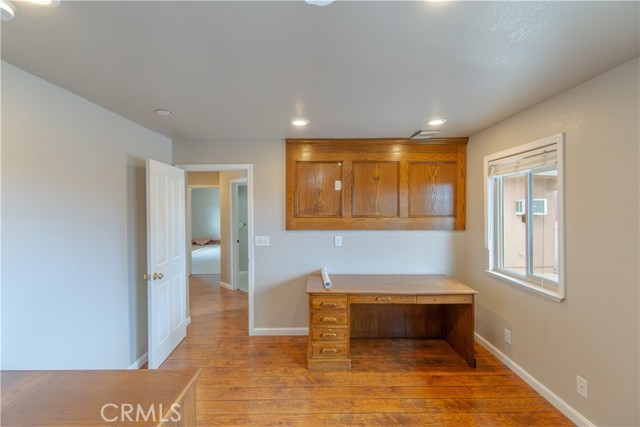 Detail Gallery Image 16 of 75 For 14064 Tioga, Oak Hills,  CA 92344 - 5 Beds | 2/1 Baths