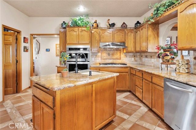 Detail Gallery Image 22 of 75 For 17662 Ridge View Ct, Apple Valley,  CA 92307 - 3 Beds | 3/1 Baths