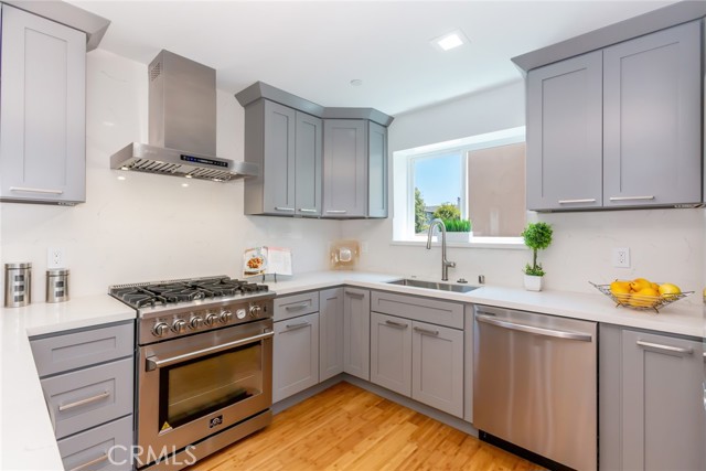 18306 Grevillea Avenue, Redondo Beach, California 90278, 3 Bedrooms Bedrooms, ,Residential,Sold,Grevillea,SB22090777