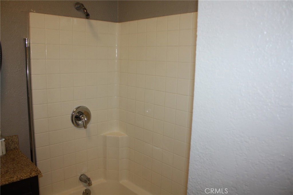 https://media.crmls.org/medias/85d0a698-5374-4d41-86d3-86da4be0b90e.jpg?preset=X-Large