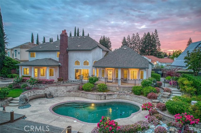 Detail Gallery Image 8 of 50 For 529 E Chesapeake Cir, Fresno,  CA 93730 - 4 Beds | 3/1 Baths