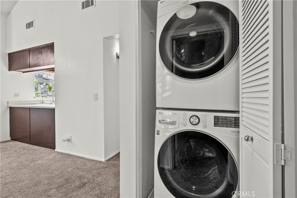 https://media.crmls.org/medias/85d1e25c-8438-49f7-97a1-35db9ba9b851.jpg?preset=X-Large