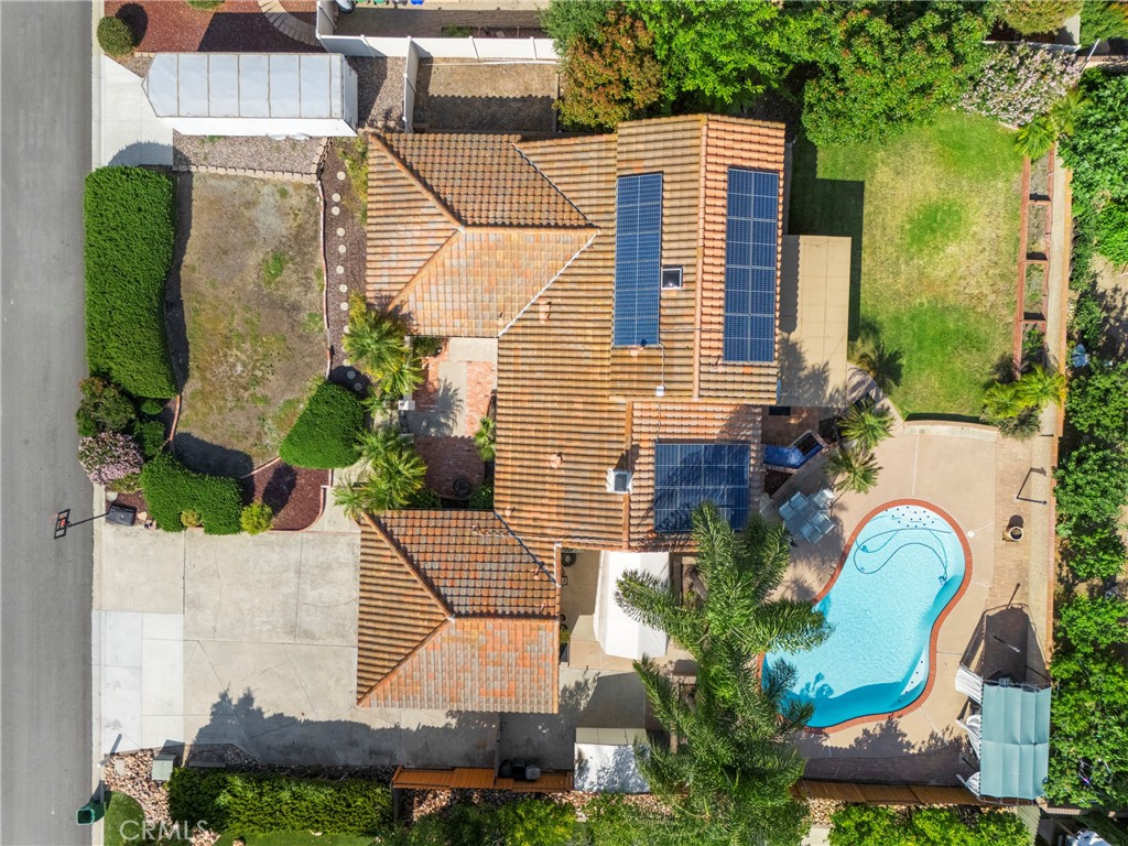 https://media.crmls.org/medias/85d21556-3583-46a8-b79c-9eba577b5436.jpg?preset=X-Large