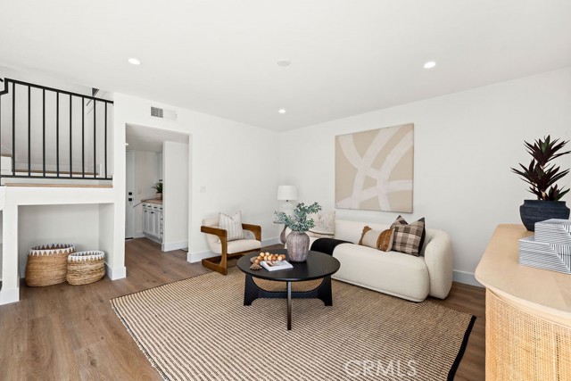 Detail Gallery Image 15 of 43 For 937 Carnation, Costa Mesa,  CA 92626 - 5 Beds | 3 Baths