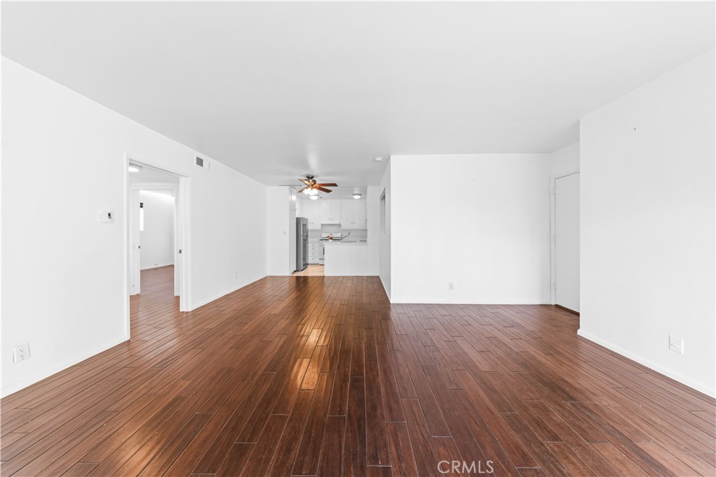 https://media.crmls.org/medias/85d2d1a6-9502-4e25-b874-860acd7f05e1.jpg?preset=X-Large