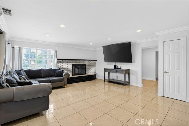 Detail Gallery Image 4 of 17 For 4209 Angelo St, Riverside,  CA 92507 - 4 Beds | 2 Baths