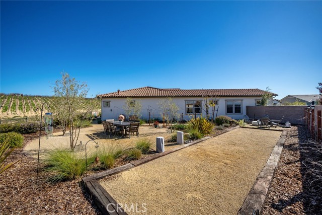 1330 Riley Lane, Nipomo CA: https://media.crmls.org/medias/85d32dc6-2727-41e9-877e-2c63051d58d7.jpg
