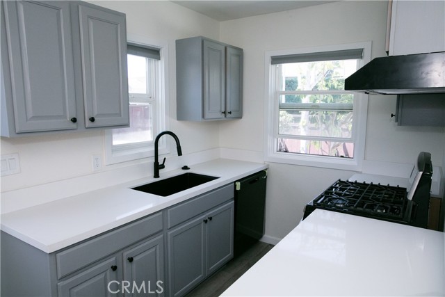 Detail Gallery Image 12 of 24 For 2480 Orange Ave #B,  Costa Mesa,  CA 92627 - 3 Beds | 1 Baths