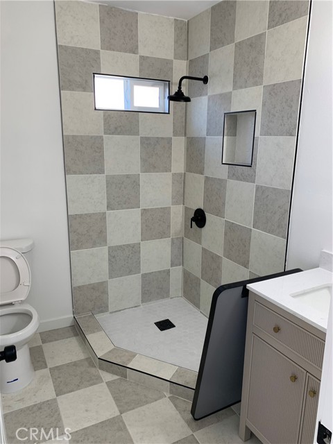 Detail Gallery Image 17 of 24 For 1209 W 40th Pl, Los Angeles,  CA 90037 - 2 Beds | 1 Baths