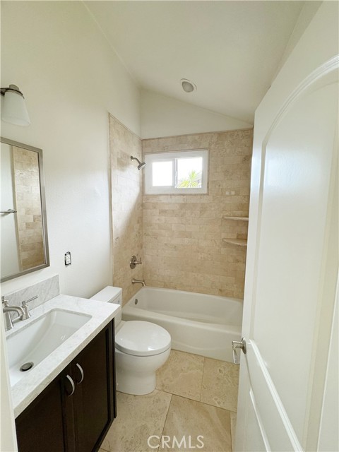 Detail Gallery Image 13 of 23 For 4100 Shorecrest Ln, Corona Del Mar,  CA 92625 - 2 Beds | 1 Baths