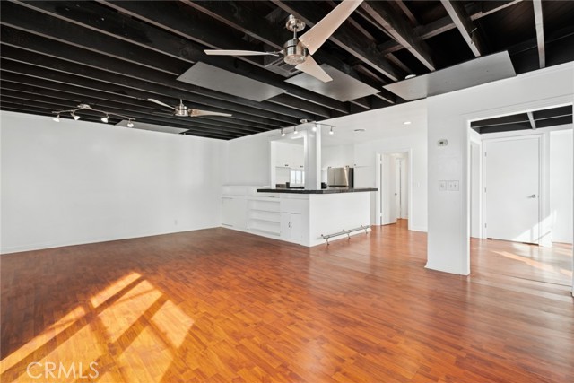 Detail Gallery Image 7 of 21 For 305 Marine, Newport Beach,  CA 92662 - 2 Beds | 1 Baths