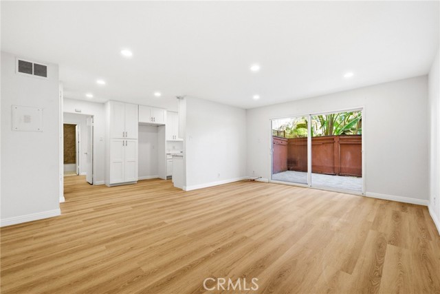 Detail Gallery Image 5 of 13 For 400 N Acacia Ave #A17,  Fullerton,  CA 92831 - 1 Beds | 1 Baths