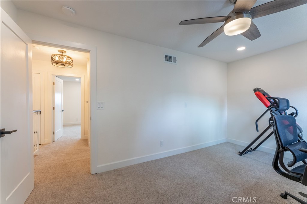 https://media.crmls.org/medias/85d5059d-e23f-4a04-b76f-2c70ffea4ae0.jpg?preset=X-Large