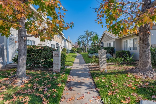 Detail Gallery Image 2 of 21 For 1201 N California St #31,  Orange,  CA 92867 - 2 Beds | 1/1 Baths