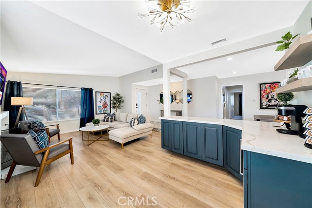 Detail Gallery Image 9 of 44 For 2809 Olive Ln, Santa Ana,  CA 92706 - 4 Beds | 2 Baths