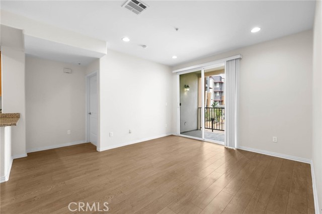 Detail Gallery Image 10 of 27 For 360 W Avenue 26 #225,  Los Angeles,  CA 90031 - 2 Beds | 2 Baths