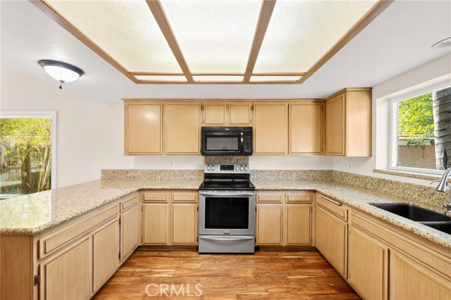 Detail Gallery Image 24 of 62 For 23231 Canyon Lake Dr, Canyon Lake,  CA 92587 - 3 Beds | 2 Baths