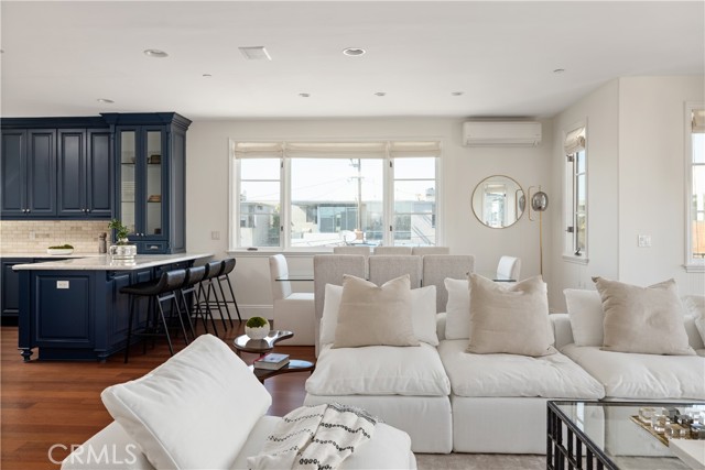 2211 Vista Drive, Manhattan Beach, California 90266, 3 Bedrooms Bedrooms, ,3 BathroomsBathrooms,Residential,Sold,Vista,SB21197291