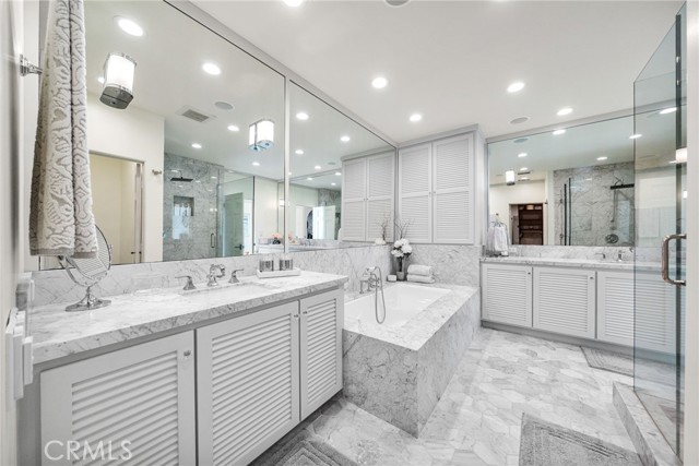 Detail Gallery Image 9 of 66 For 2301 Pacific Dr, Corona Del Mar,  CA 92625 - 4 Beds | 3/1 Baths