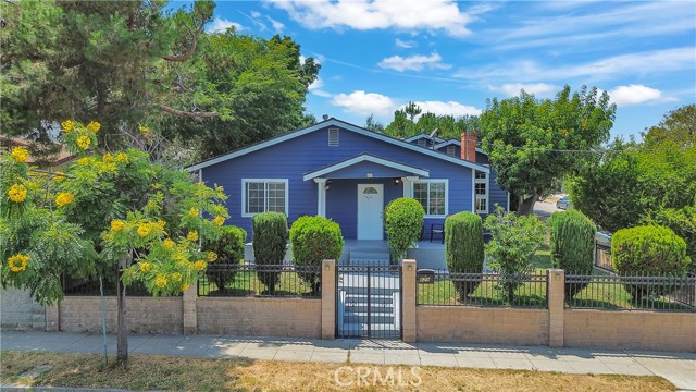 Detail Gallery Image 1 of 39 For 829 N Avenue 53, Los Angeles,  CA 90042 - 2 Beds | 2 Baths