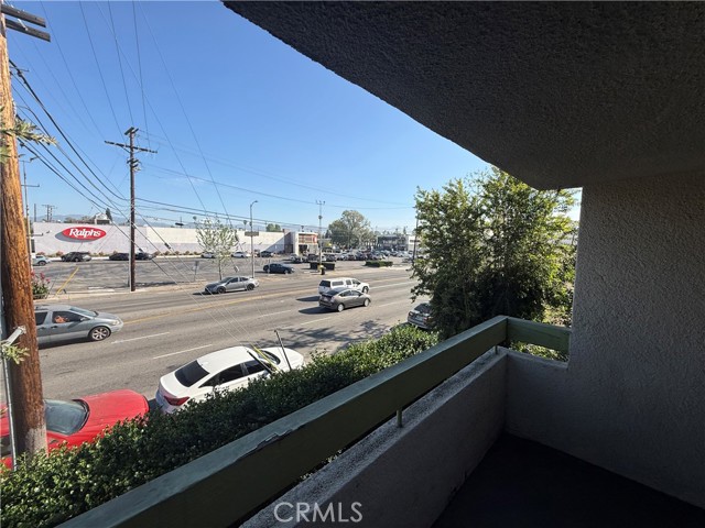 Detail Gallery Image 9 of 16 For 13730 Sherman Way #201,  Van Nuys,  CA 91405 - 1 Beds | 1 Baths