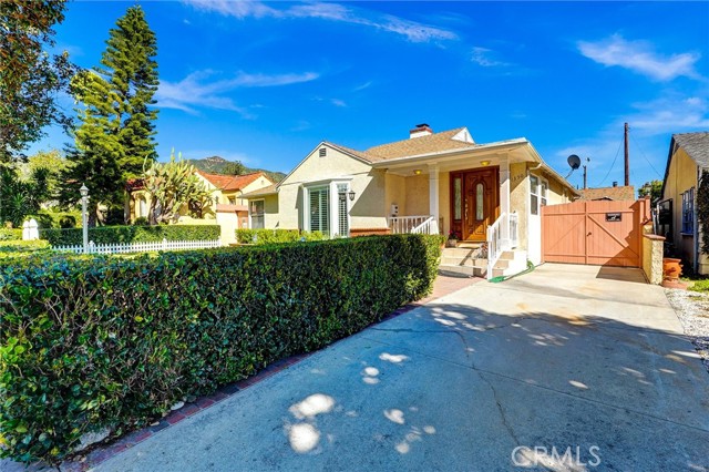 Detail Gallery Image 2 of 33 For 1350 Graynold Ave, Glendale,  CA 91202 - 3 Beds | 2 Baths