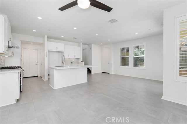 Detail Gallery Image 10 of 36 For 26 Prominence, Lake Forest,  CA 92630 - 2 Beds | 2/1 Baths